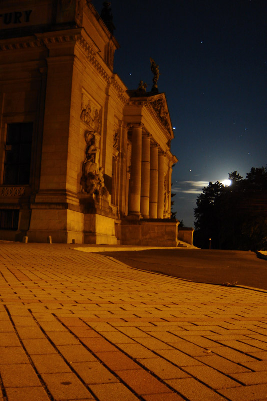 MDK Zgorzelec at night
